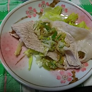 豚肉でさっぱりヘルシー♬ネギ塩ダレかけ